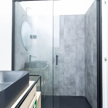 Hideaway Near The River דירה