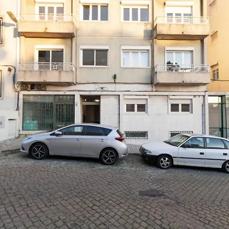 Hideaway Near The River דירה